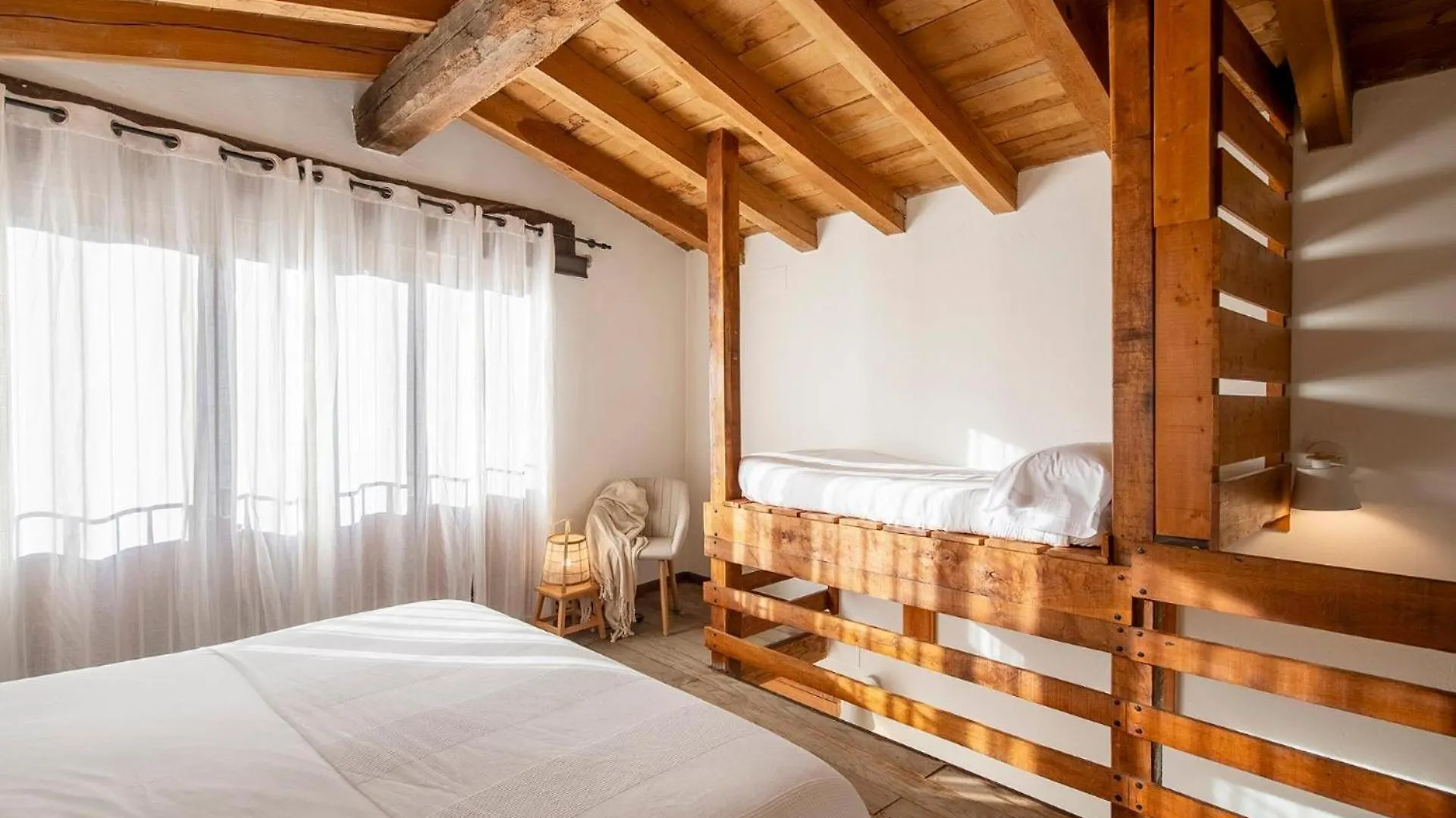 El Niu Villa Montagut 0*,  Spain